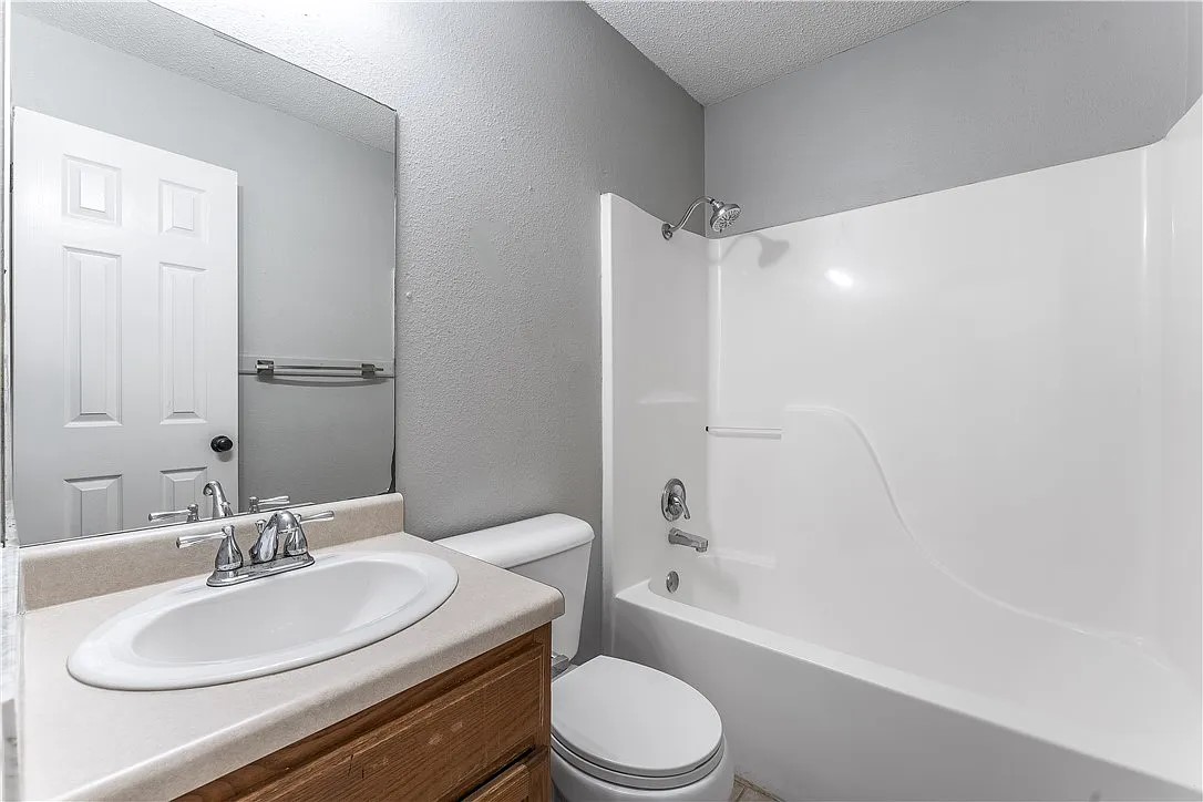 CARRIAGE SQUARE SUB BENTONVILLE - Residential Lease