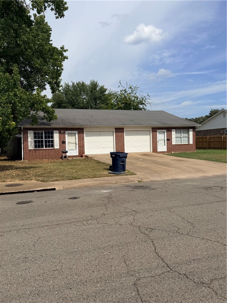 612 & 614 W Lucas Street