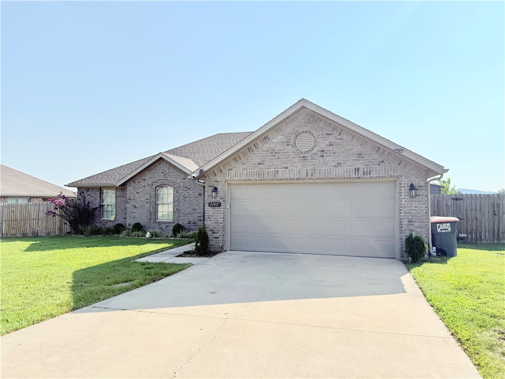 Beautiful brick home in a great location! Spacious living room with vaulted ceiling, wood beam, wood flooring, and gas log fireplace. Open kitchen with granite countertops, ample cabinet space, bar seating, and eat-in area. Primary suite includes tray ceiling, dual vanity, jetted tub, walk-in shower, and large walk-in closet. Enjoy the covered stone patio and a privacy-fenced backyard with a 30' x 18' workshopāperfect for storage or projects. Available October 1, 2025. Pets considered with approval. $350 nonrefundable pet fee per pet (max 2). Breed and size restrictions applyāno aggressive breeds allowed.
All adults 18 and over must complete a rental application.