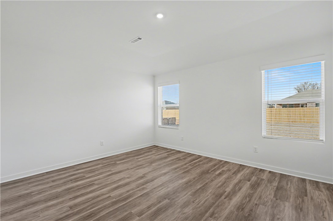 Wagon Wheel Crossing - Residential Lease