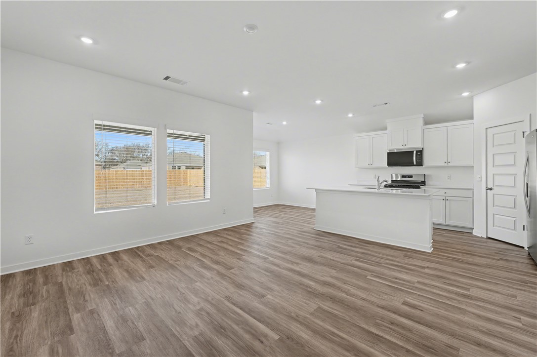 Wagon Wheel Crossing - Residential Lease