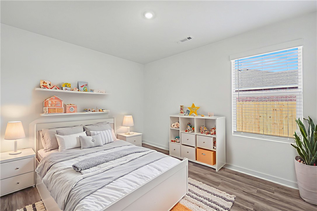 Wagon Wheel Crossing - Residential Lease