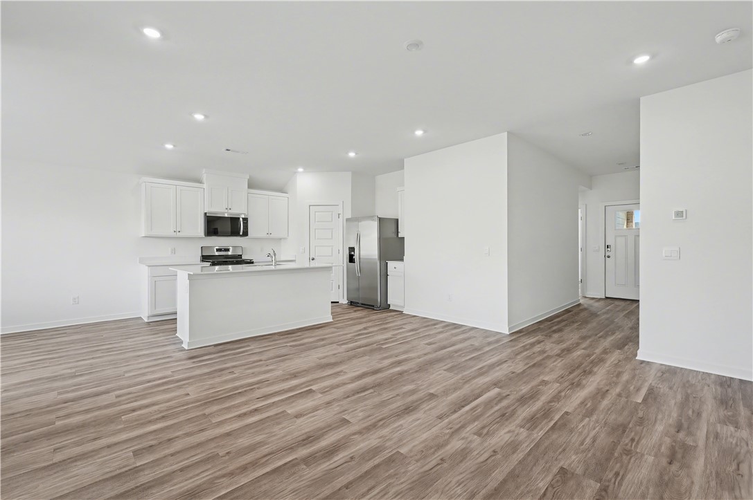 Wagon Wheel Crossing - Residential Lease