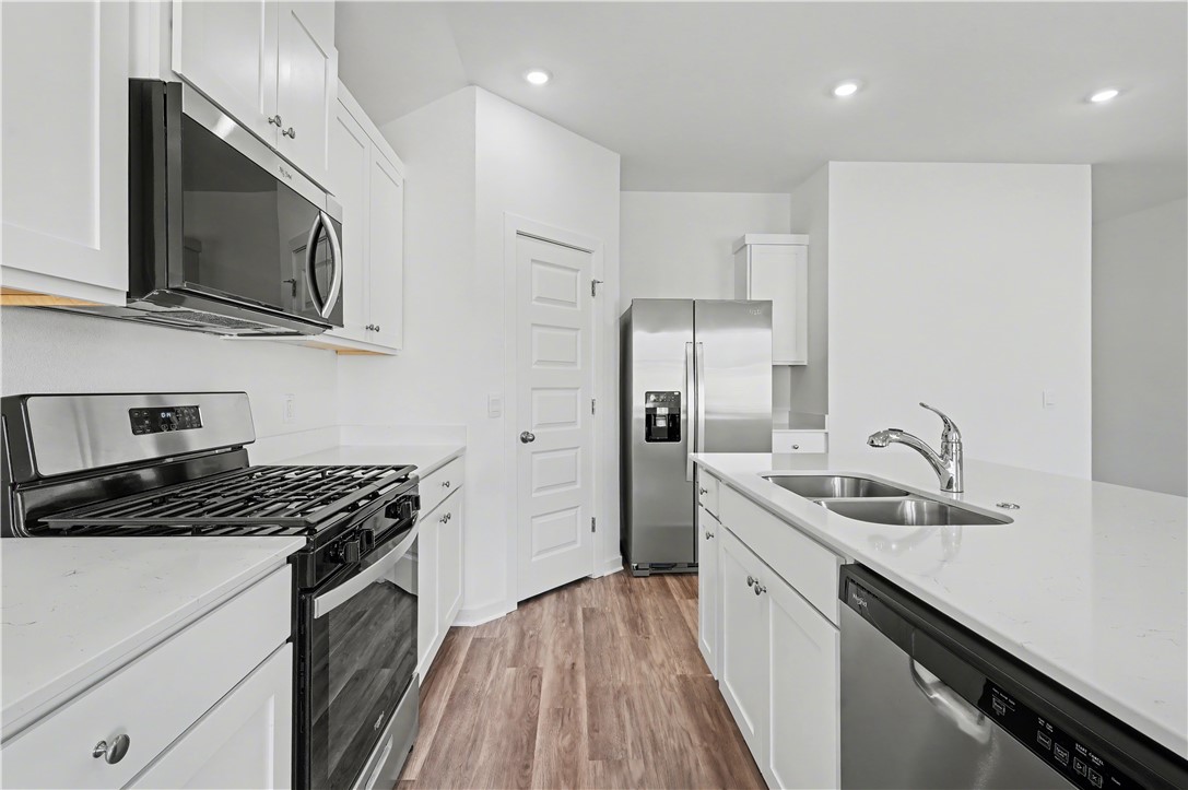 Wagon Wheel Crossing - Residential Lease