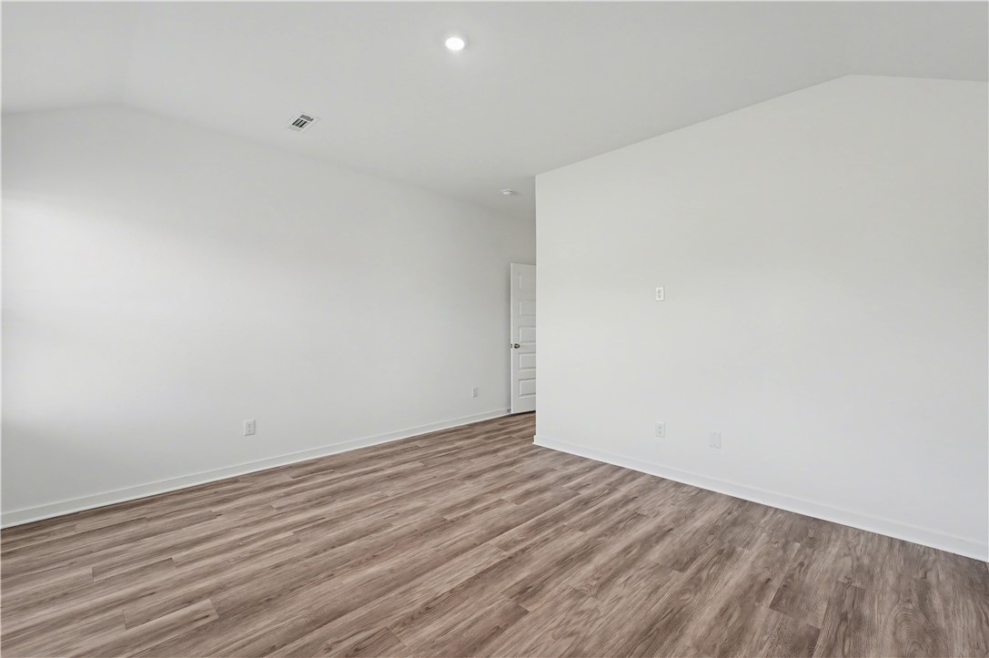 Wagon Wheel Crossing - Residential Lease