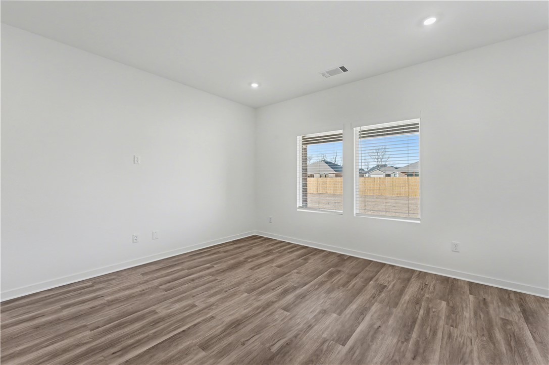 Wagon Wheel Crossing - Residential Lease