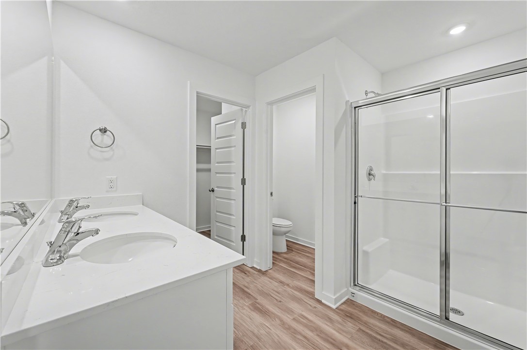 Wagon Wheel Crossing - Residential Lease