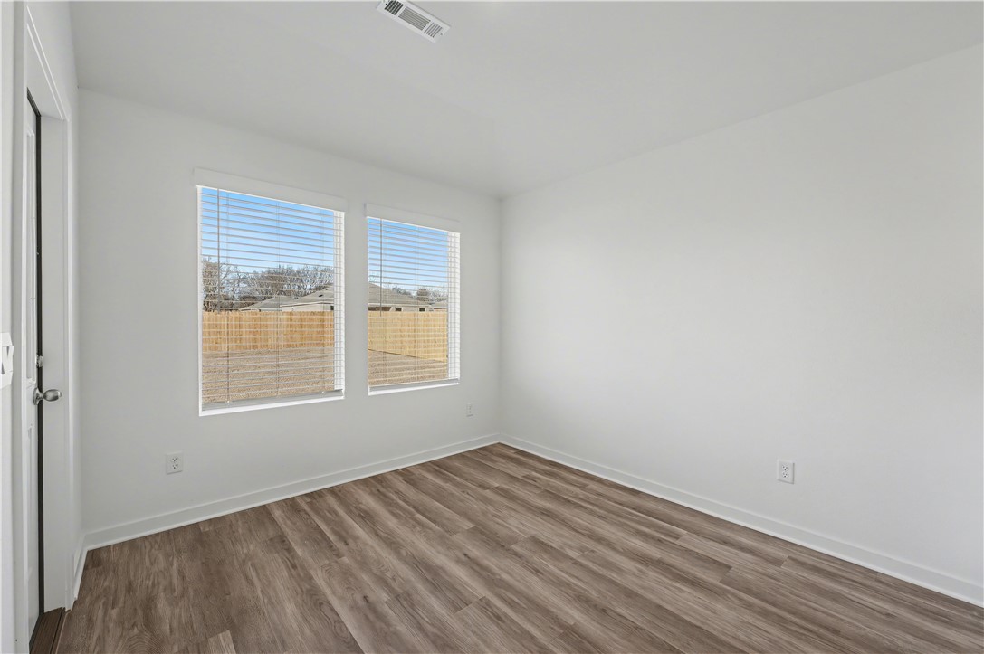 Wagon Wheel Crossing - Residential Lease