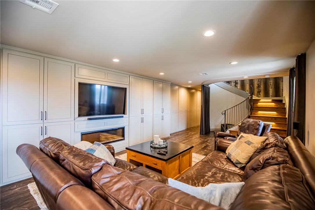 19-21-27 RURAL - Residential