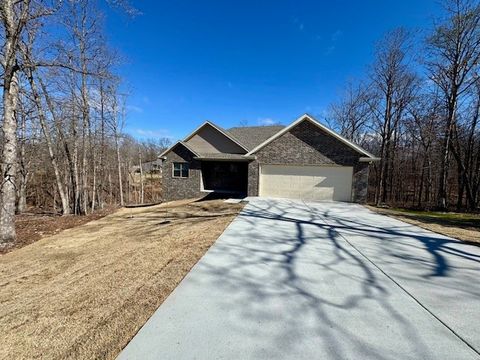 Photo of 12 Beneraird Lane, Bella Vista, AR 72715 (MLS # 1339478)