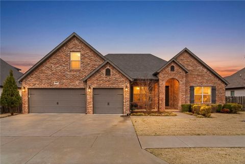 Photo of 970 Clark Circle, Bentonville, AR 72713 (MLS # 1339195)