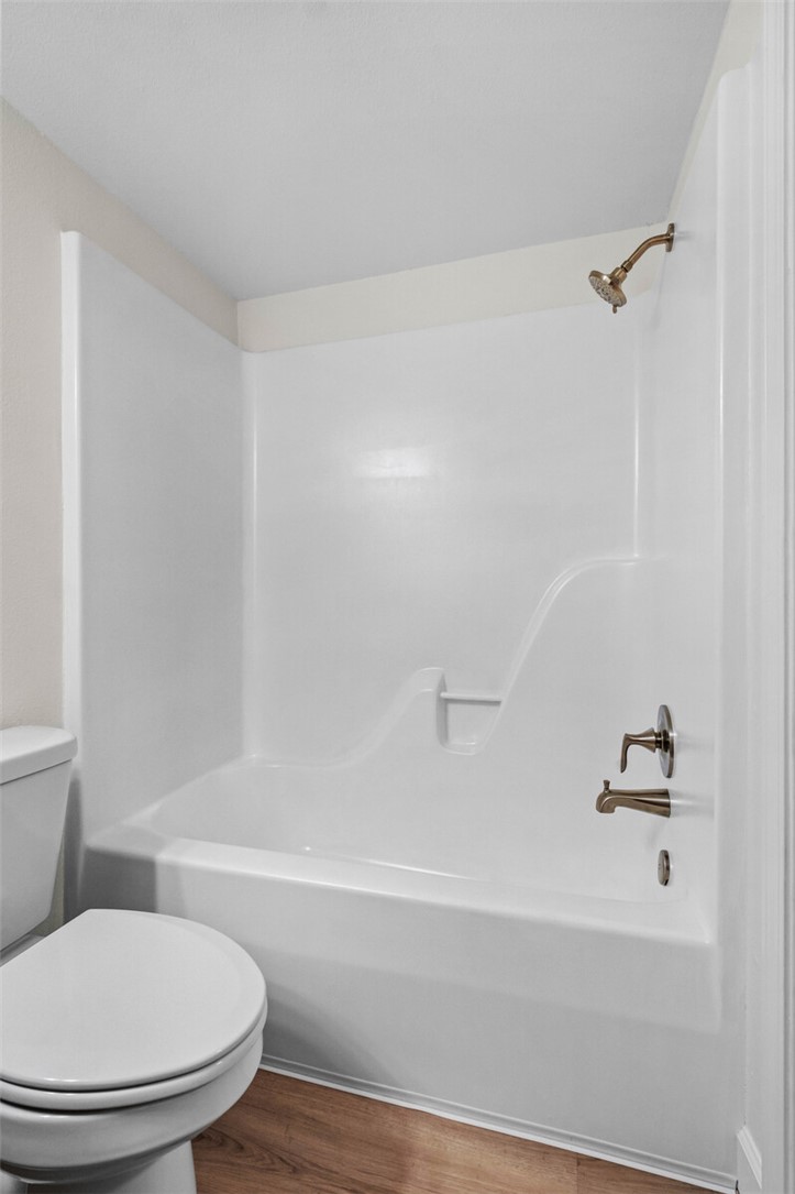 Royal Oaks Estates - Residential Lease