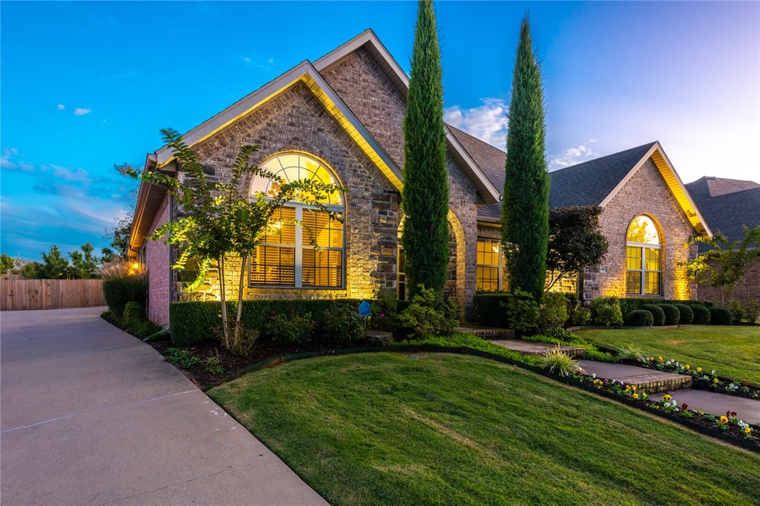 GORGEOUS 4 bed 2 bath home in the Founder's Park S/D is exactly what you're looking for! Feat: landscaped front yard w/ covered front entry, tall ceilings, beautiful wood floors & tile throughout, formal dining room, a spacious living rm w/ crown molding, & an up-to-date kitchen w/ SS double oven, gas range, granite countertops, w/ cabinets galore & large pantry! A large master w/ walk-in closet, his&her sinks, walk-in shower, & soaker tub! Step onto your covered back patio & enjoy your private oasis!