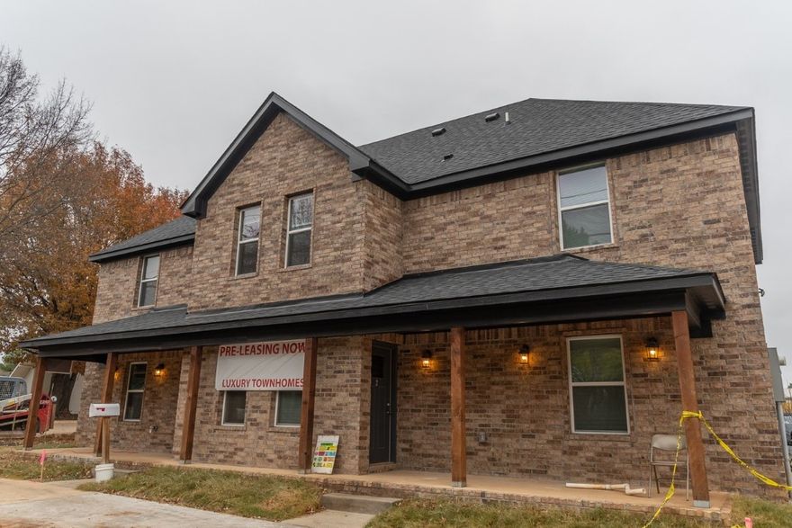 Beautiful new charming 1 Bedroom / 1 Bath with a study, located in Fayetteville, just a stone's throw away from the U of A! This cozy town home features a spacious bedroom, a full bathroom, and a convenient study area perfect for working or studying from home. Pets permitted with a $500.00 non-refundable pet fee and monthly rent of $25.00/pet. Breed restrictions apply. Enjoy the convenience of being close to campus while still having your own private space to relax and unwind. Don't miss out on this fantastic opportunity to live in a prime location in Fayetteville!