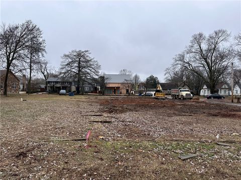 Unimproved Land in Bentonville AR 716 & 718 Central Avenue 1.jpg