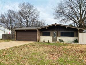 A home of your own! This lovely 3-bedroom 2.5 bath home with a big back yard has had many modern updates. The large layout would be great for families of all sizes. There is a cozy fireplace perfect for this time of year with a vaulted ceiling and large windows. Some of the updates include new HVAC, new roof and remodeled bathrooms!