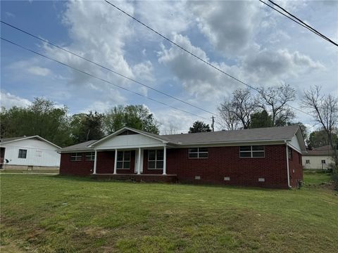 Photo of 208 E Fir Street, Russellville, AR 72802 (MLS # 1343312)