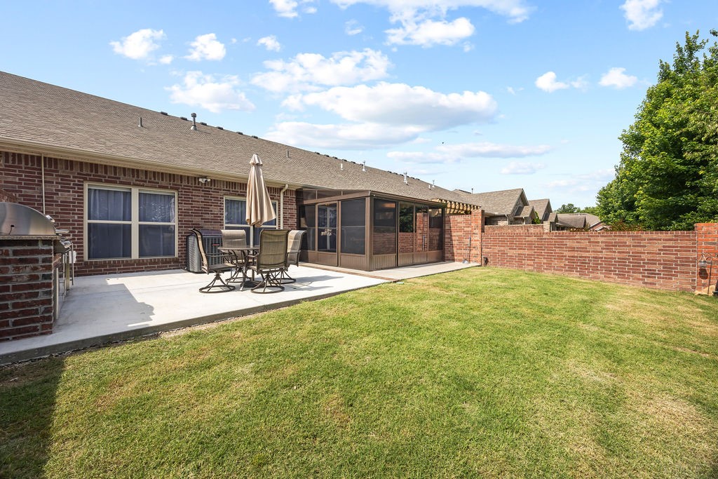 Shadow Valley Twnhms Ph 1 Rogers - Residential