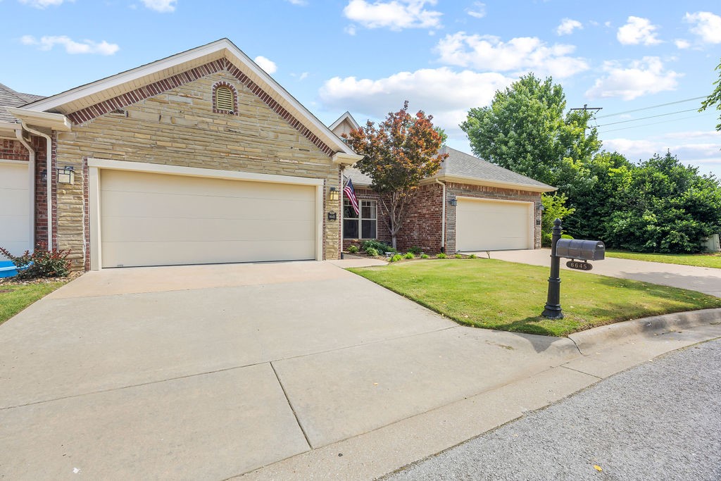 Shadow Valley Twnhms Ph 1 Rogers - Residential
