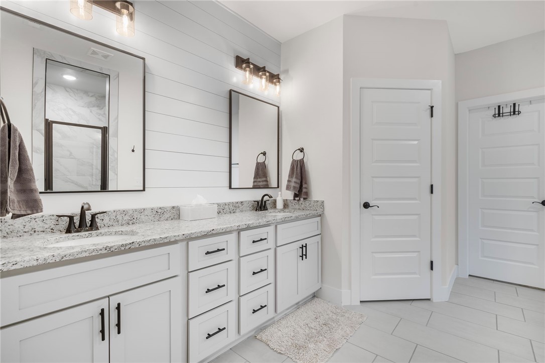 Diamond Estates Ph IV Centerton - Residential