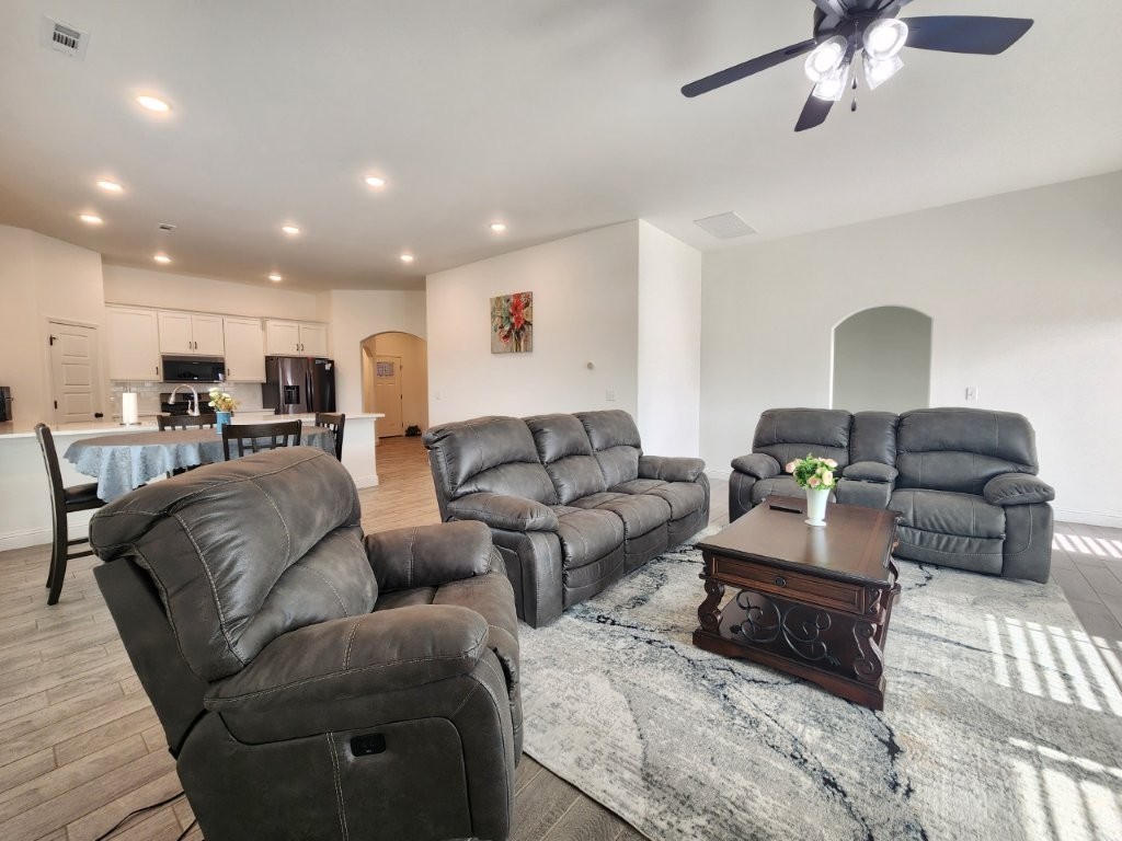 Pines Ph III, The Centerton - Residential