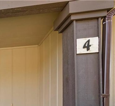 2 bedroom, 1.5 Bath Townhome Across the street from Metfield Golf course, and walking distance to Trails and Clubhouse.