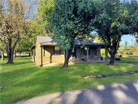 Photo of 106 W McBride Street, Havana, AR 72842 (MLS # 1364386)