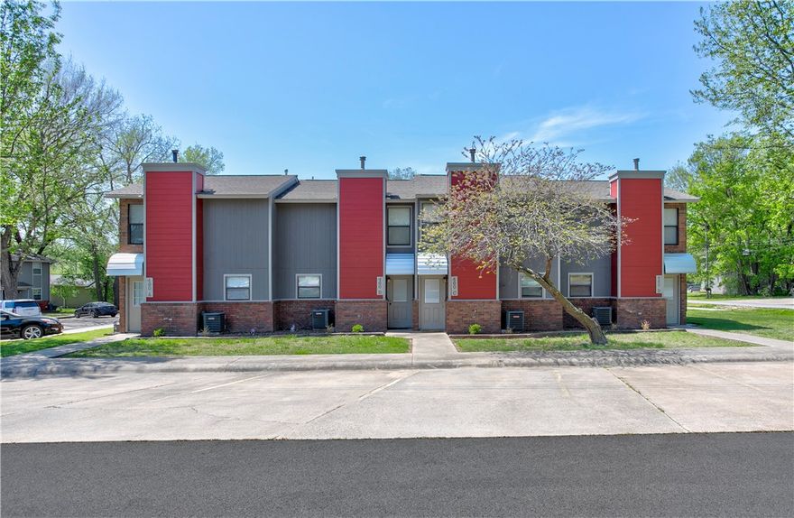 This spacious 2- bedroom 1-bathroom townhome has many features to enjoy! All appliances are furnished, including washer and dryer. This townhome is located near the park with pickleball courts and trails, playgrounds, basketball, skateboarding and volleyball. John Brown University, and downtown shopping and restaurants are a quick drive or stroll away. Designed to be more like a house than an apartment, this townhome has two levels. The kitchen, dining room, living room, and laundry are located downstairs. The two bedrooms and bathroom are located upstairs. Clean and efficient, and ready for a new Resident. Call to schedule your tour today. Agent owned.