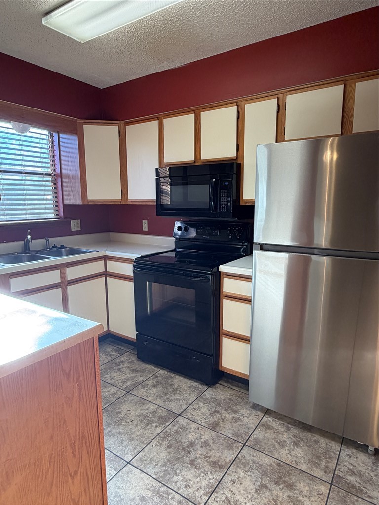 Couchs - Residential Lease