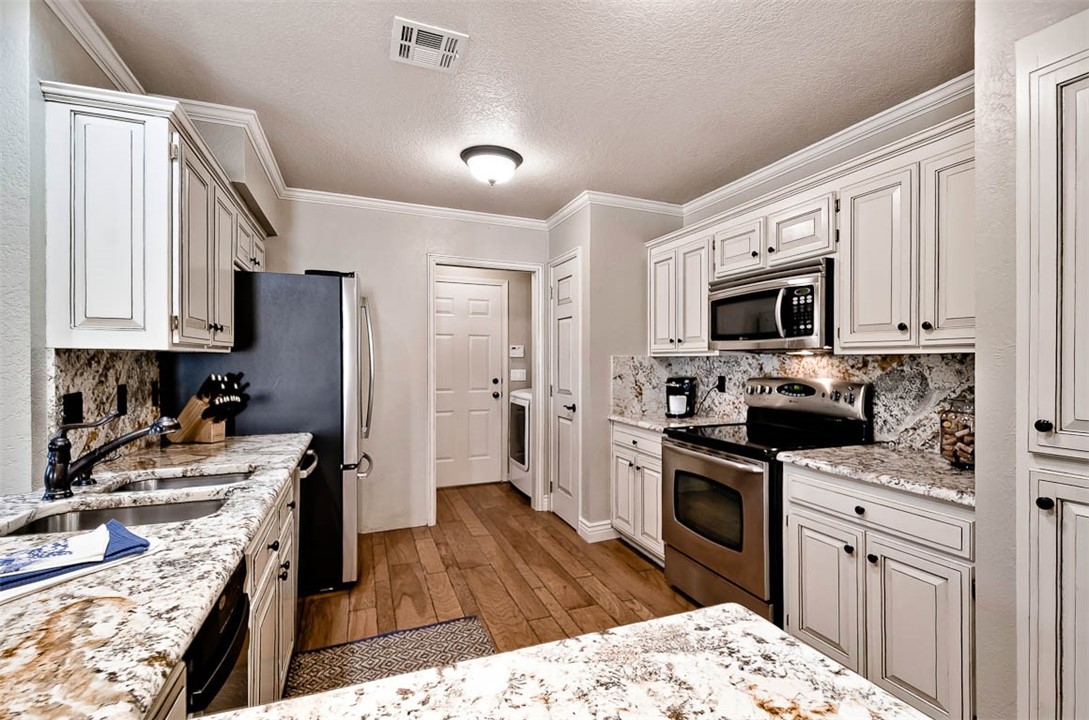 Pinnacle Town Homes Rogers - Residential Lease