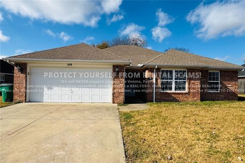 Photo of 741 Harvest Street, Centerton, AR 72719 (MLS # 1330791)