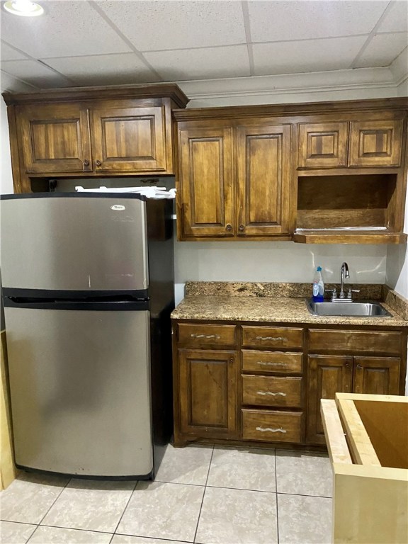 Main image without alt text