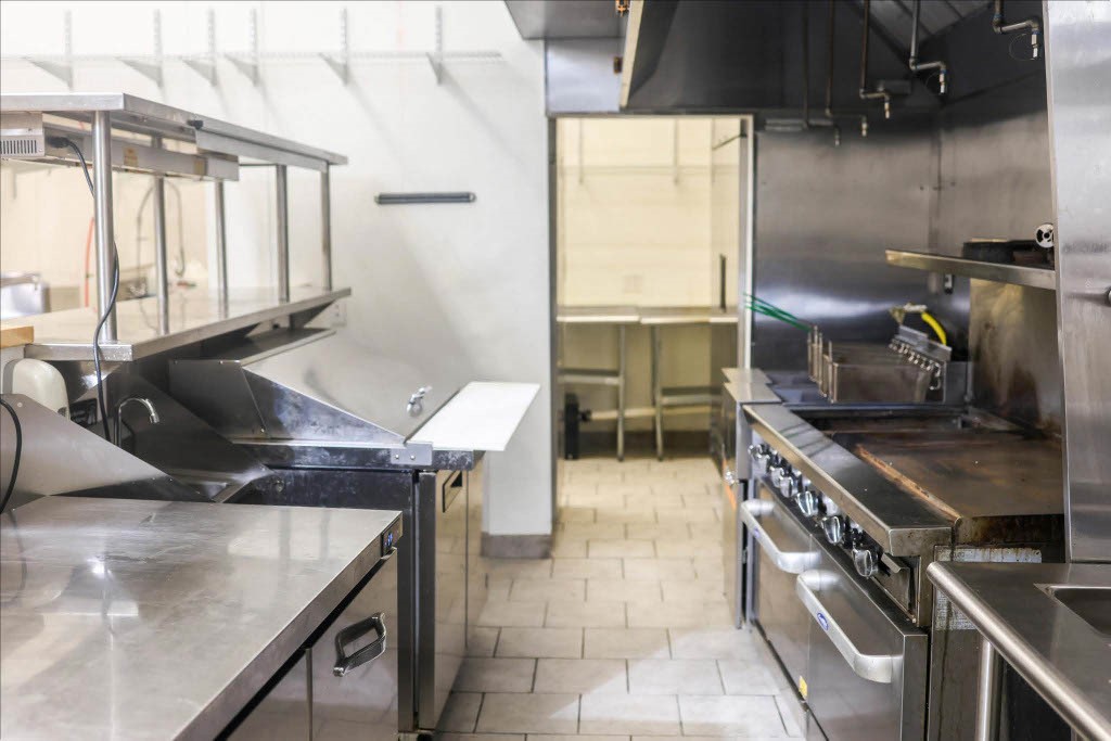 Riley & Armstrong - Commercial Lease