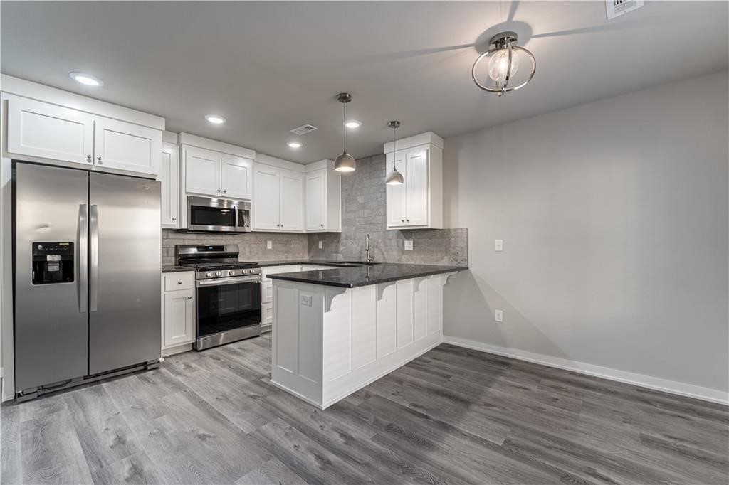 Rustic Flats Sub Gentry - Residential Lease