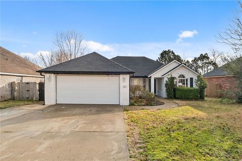 Photo of 2541 Appleglen Street, Springdale, AR 72764 (MLS # 1331074)