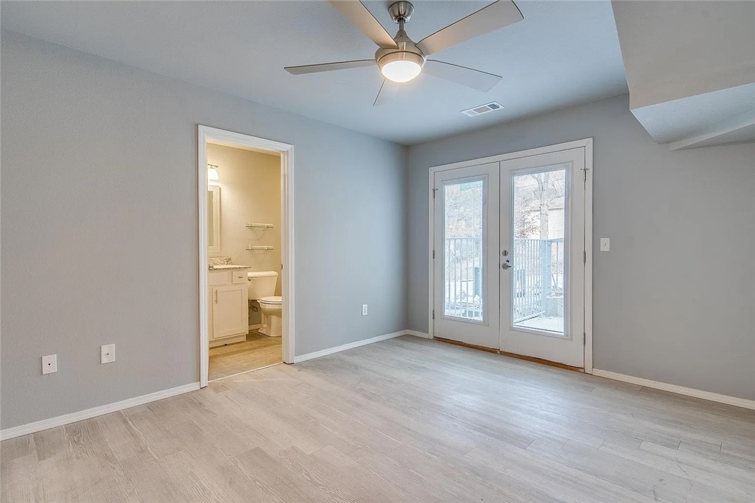 9-16-30 FAYETTEVILLE OUTLOTS - Residential Lease