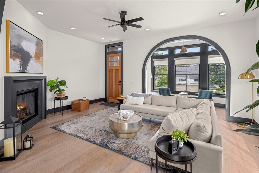 RAILROAD ADD-BENTONVILLE - Residential