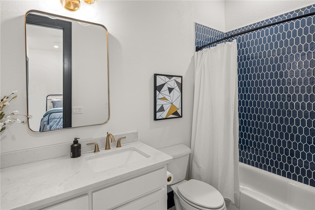 RAILROAD ADD-BENTONVILLE - Residential