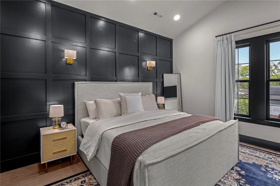 RAILROAD ADD-BENTONVILLE - Residential