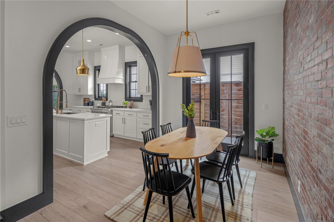 RAILROAD ADD-BENTONVILLE - Residential