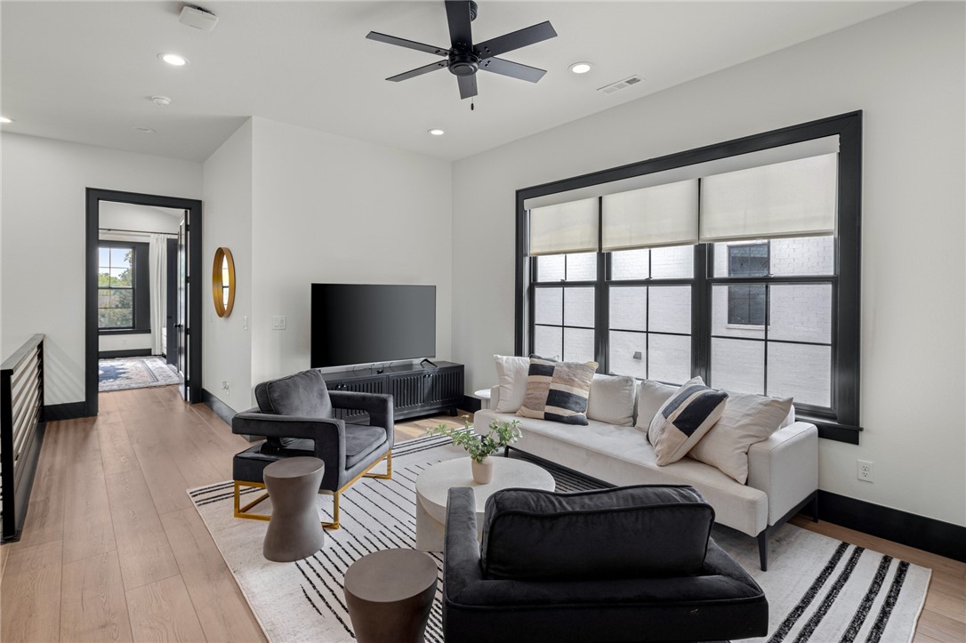 RAILROAD ADD-BENTONVILLE - Residential