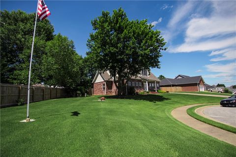 Single Family Residence in Springdale AR 3838 Scarlett Terrace 8.jpg