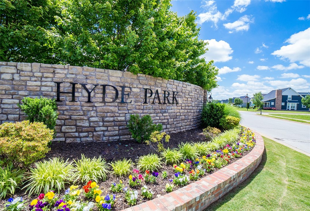 Hyde Park Cave Spgs - Residential