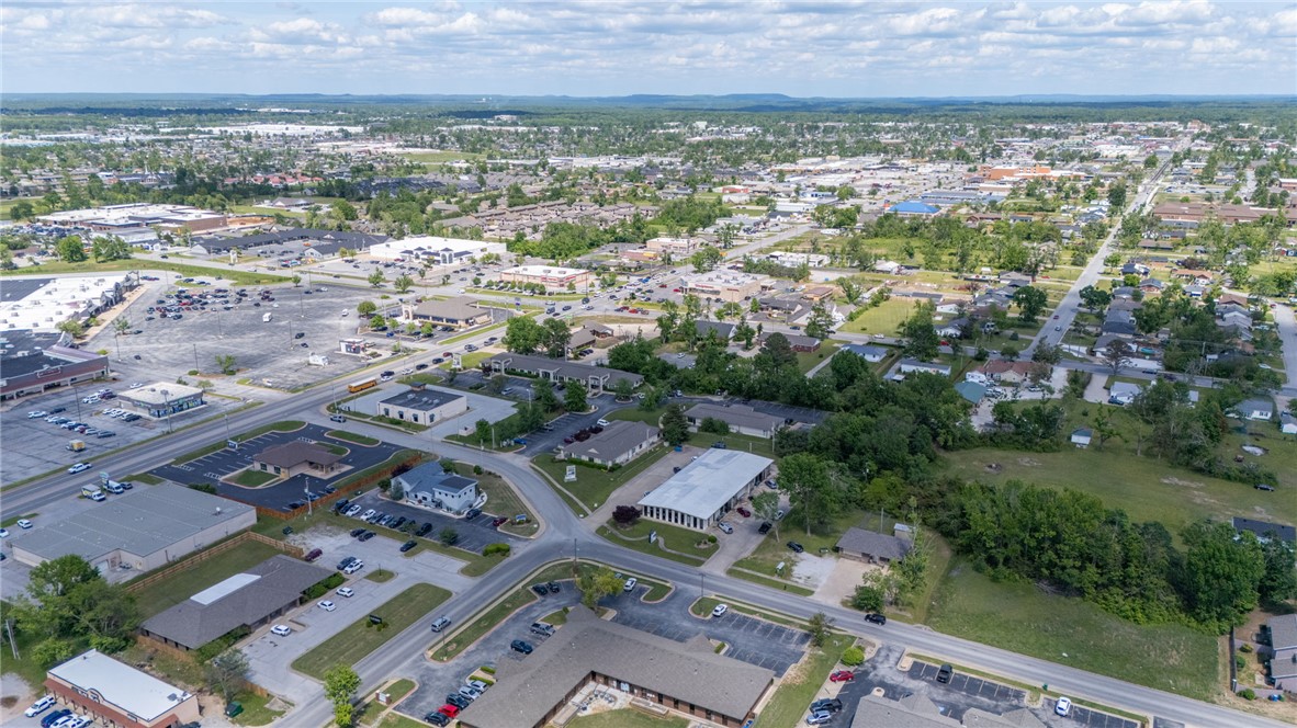 Universal Plaza - Commercial Lease