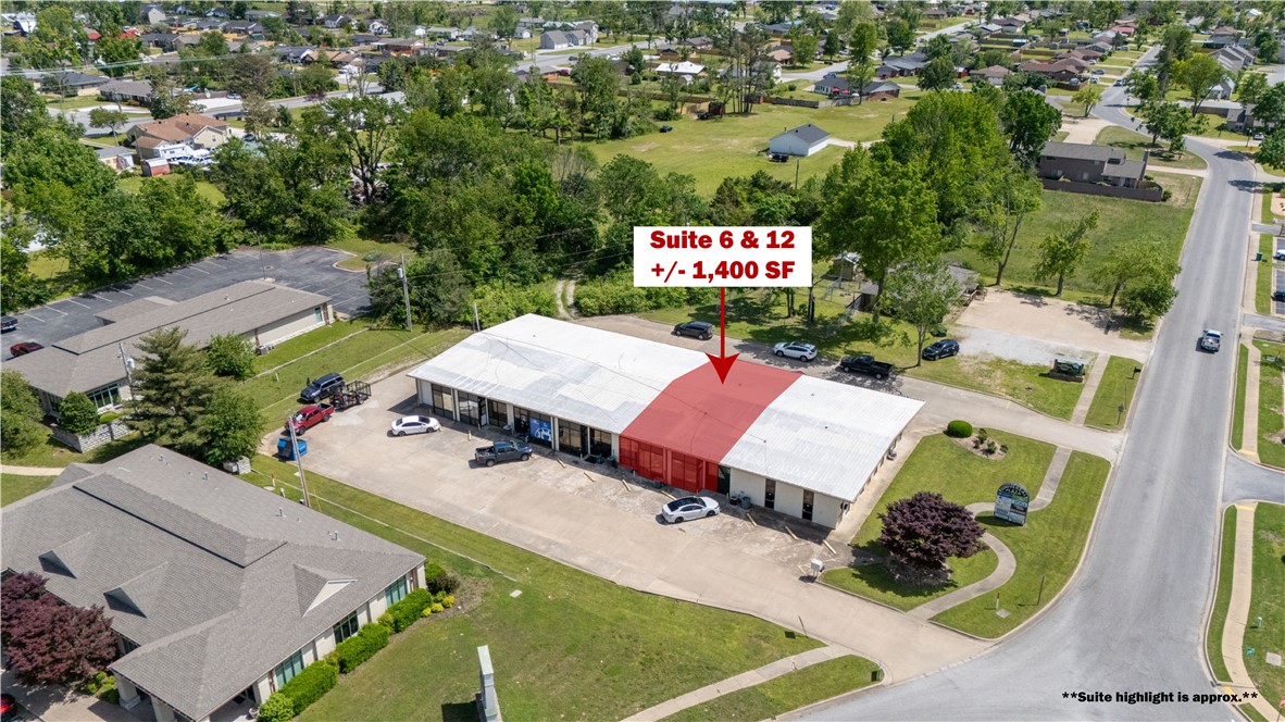 Universal Plaza - Commercial Lease