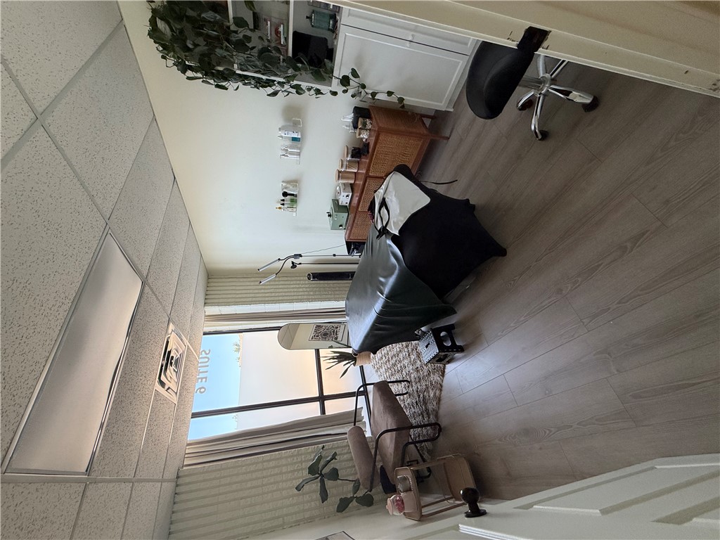 Universal Plaza - Commercial Lease