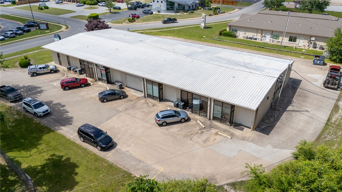 Universal Plaza - Commercial Lease