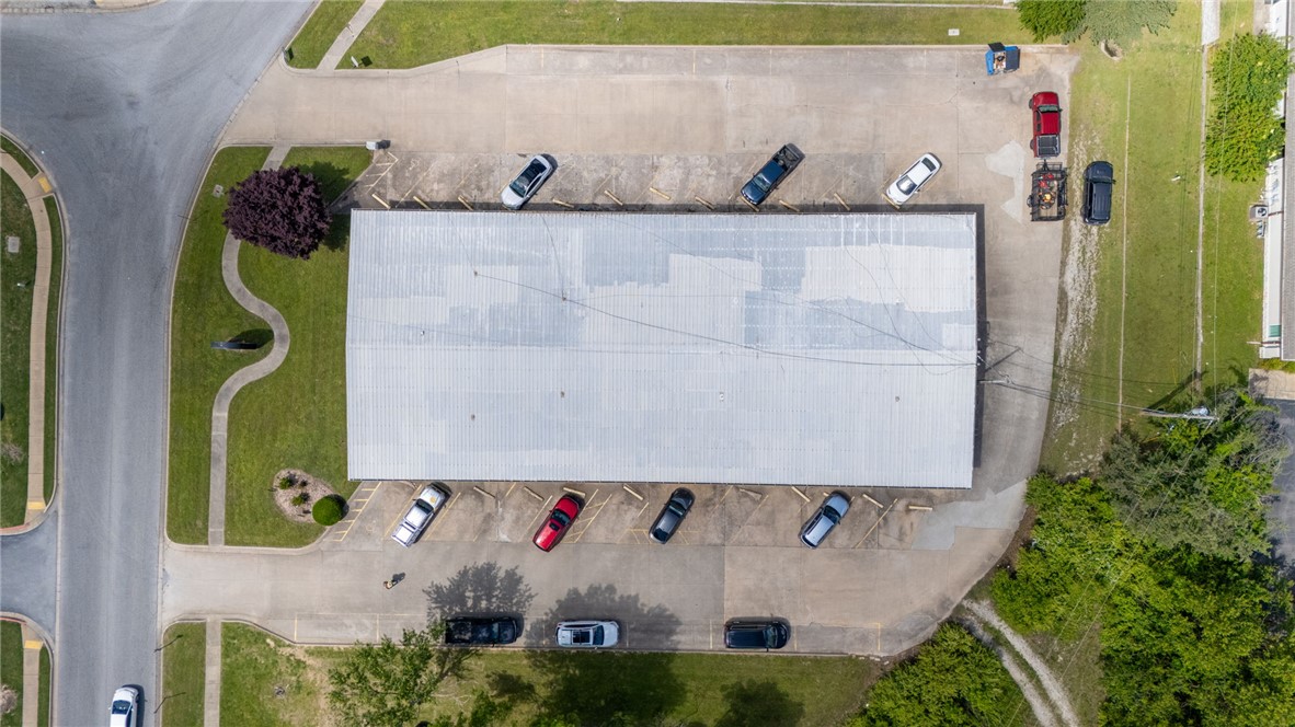 Universal Plaza - Commercial Lease