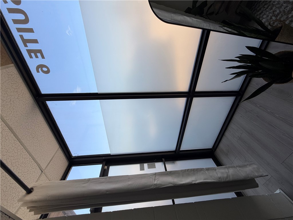 Universal Plaza - Commercial Lease