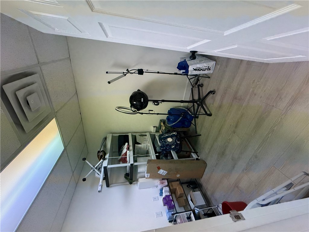 Universal Plaza - Commercial Lease